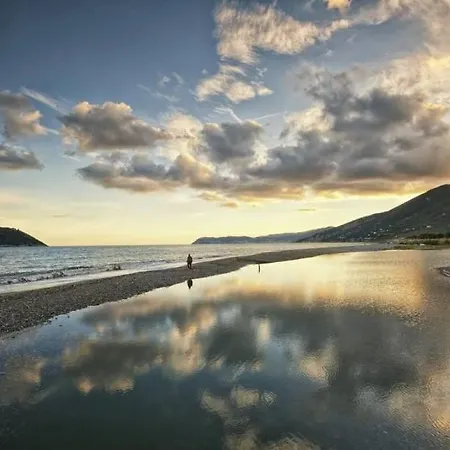 Brezza Marina アパート アルベンガ