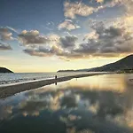 Brezza Marina Διαμέρισμα Αλμπένγκα