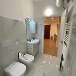 Brezza Marina Αλμπένγκα