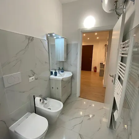 Brezza Marina Αλμπένγκα
